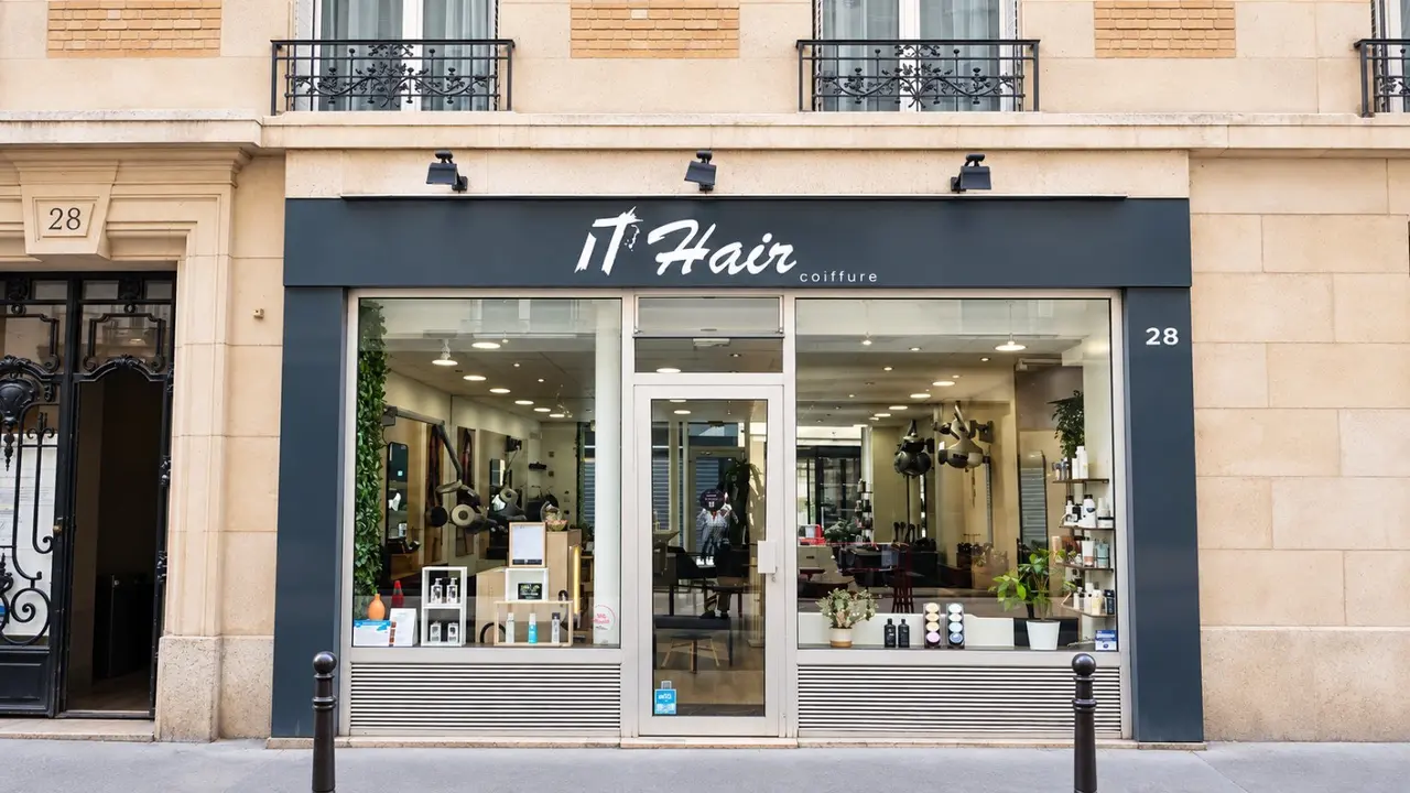 Façade du salon de coiffure 17ème HAIR, 28 rue des Acacias à Paris 17e
